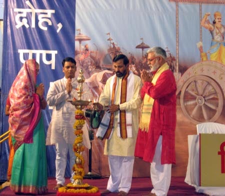 Inauguration of Hindu Dharmajagruti Sabha by lighting a Samai (an oil lamp)